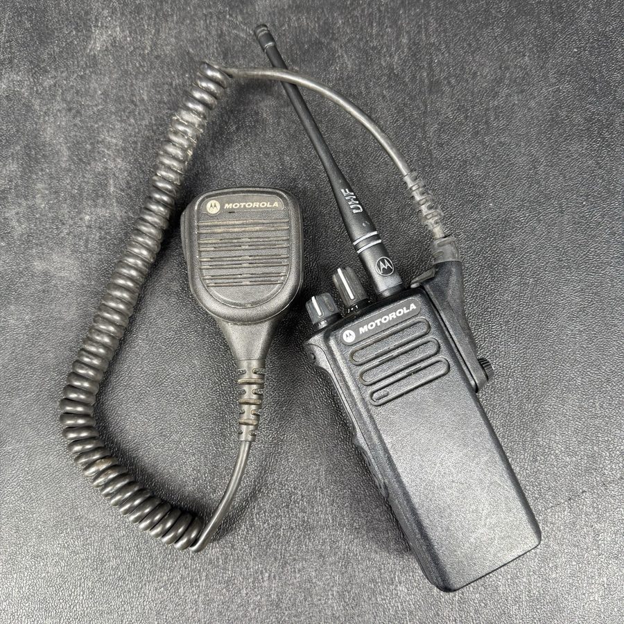 Радиостанция Motorola XPR7350 VHF MotoTRBO DMR Digital Portable Two Way Radio AA