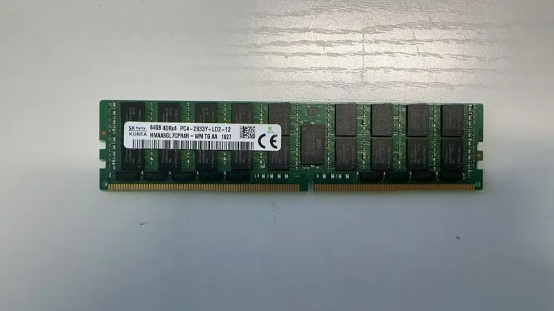 Модуль памяти Hynix 64GB DDR4 2933MHz PC4-2933Y LRDIMM Server RAM HMAA8GL7CPR4N-