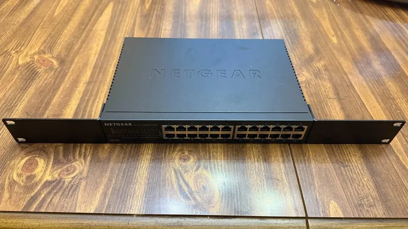 Коммутатор NETGEAR GS324-200NAS 24-Port Gigabit Ethernet Unmanaged Switch Black