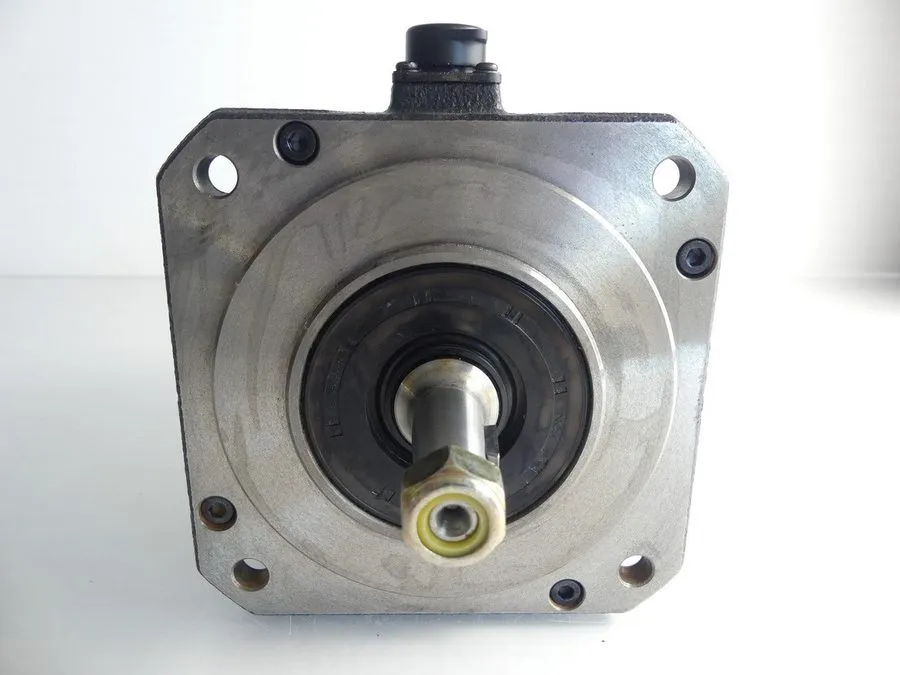 Серводвигатель Fanuc A06B-0225-B300 AC Servo Motor Serial Number: C037C5404