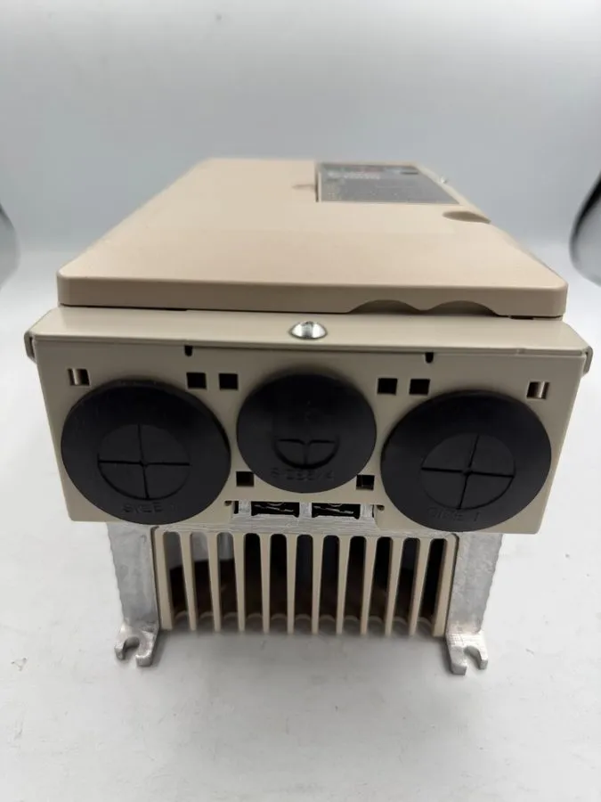 Частотный преобразователь YASKAWA V1000 VFD Ac Drive, CIMR-VU4A0018FAA 7.5kW 10H