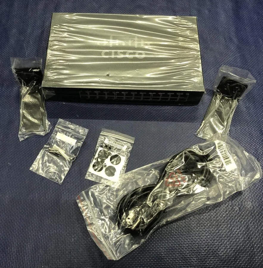 Коммутатор Cisco SF110-24 24-Port 10/100 Desktop Rack-Mountable Switch network h