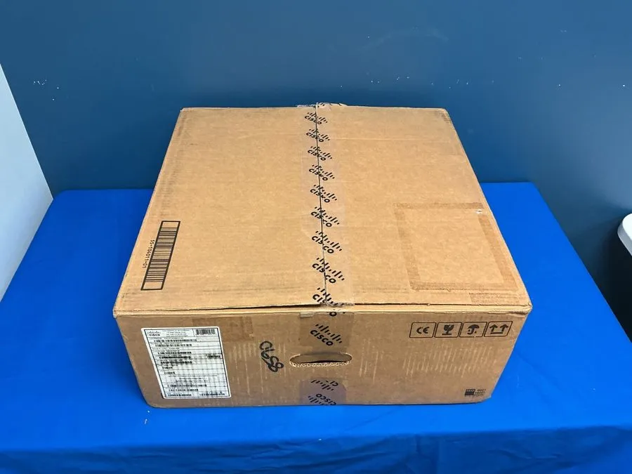 Коммутатор C9300-48P-M 48-Port Meraki Catalyst PoE+ Cloud-Managed Ethernet Switc
