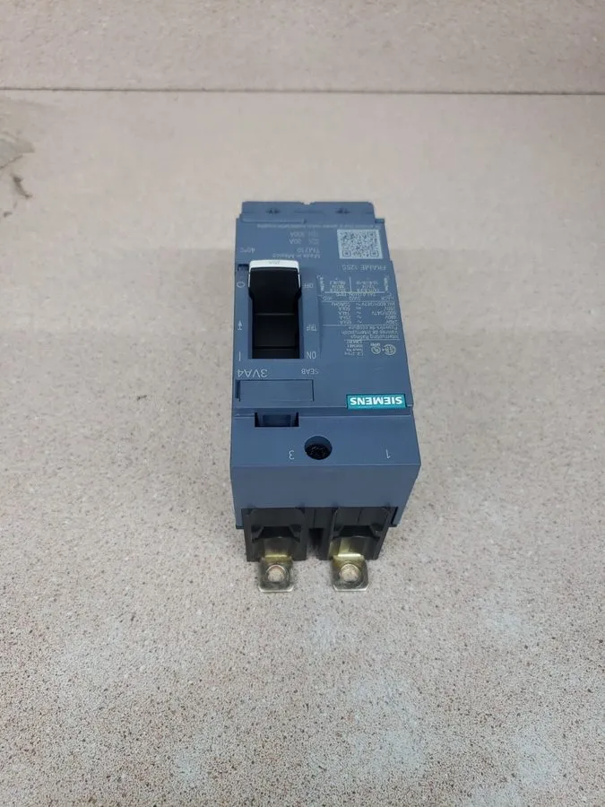 Автоматический выключатель Siemens 3VA4120-4ED24-0AA0 2 Pole 20 Amp 480V Circuit