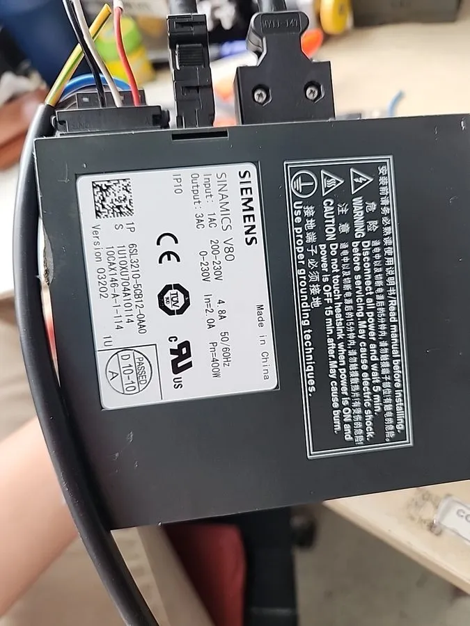 Сервопривод Siemens SINAMICS V80 6SL3210-5CB12-0AA0 400W Servo Drive Shipping — фото лота 2