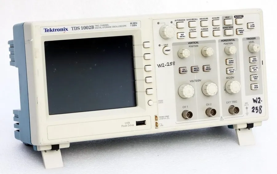 Осциллограф Tektronix TDS1002B 60MHz 2 Channel 1 GS/s Oscilloscope (Needs Calibr