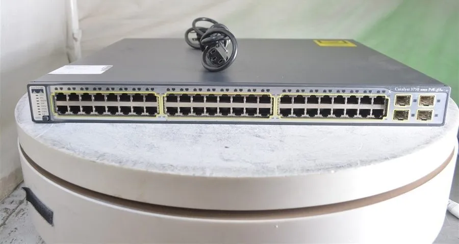 Коммутатор Cisco Catalyst WS-C3750V2-48PS-S 48-Port PoE Switch WS-C3750-48PS-S