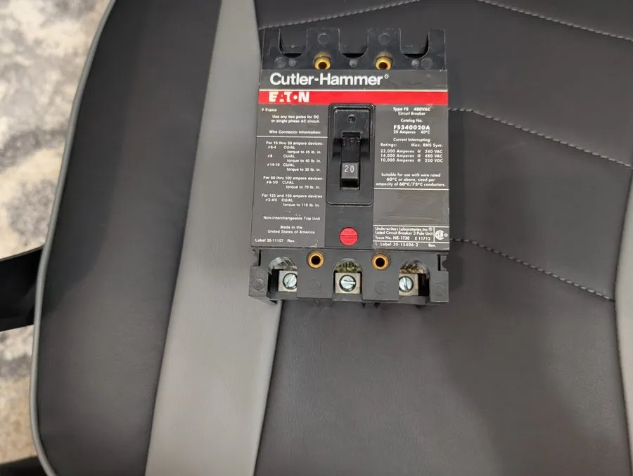 Автоматический выключатель Eaton Cutler Hammer FS340020A 20 Amp 3 Pole 480V FS C — фото лота 1