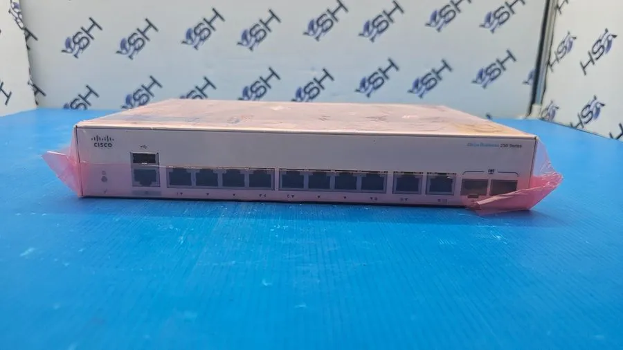 Коммутатор Cisco CBS250-8T-E-2G (EU) Business 8-Port Gigabit Smart Managed Switc