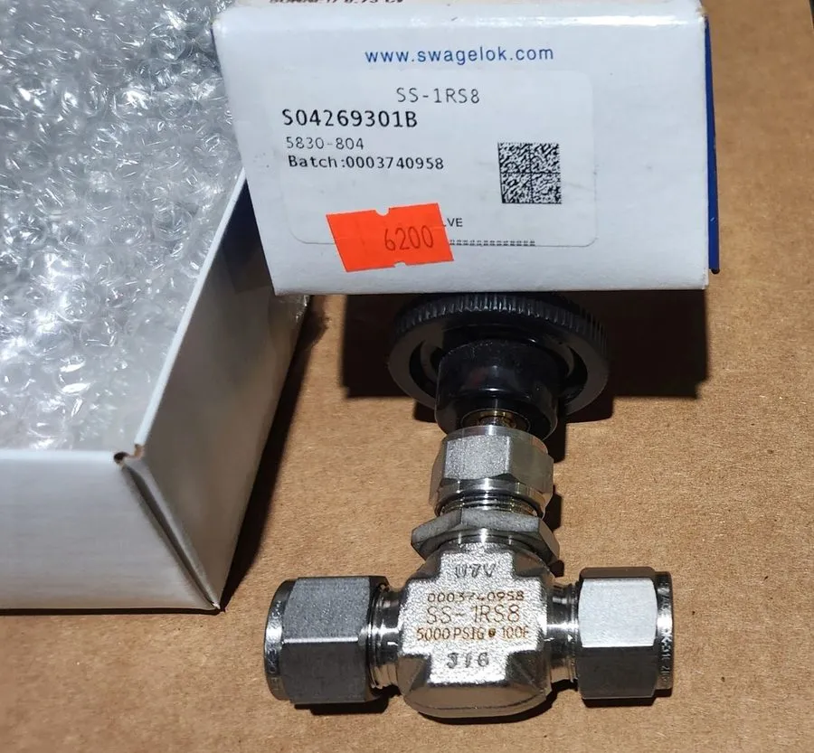 Клапан SWAGELOK SS-1RS8 NEEDLE VALVE STAINLESS STEEL 1/2" TUBING