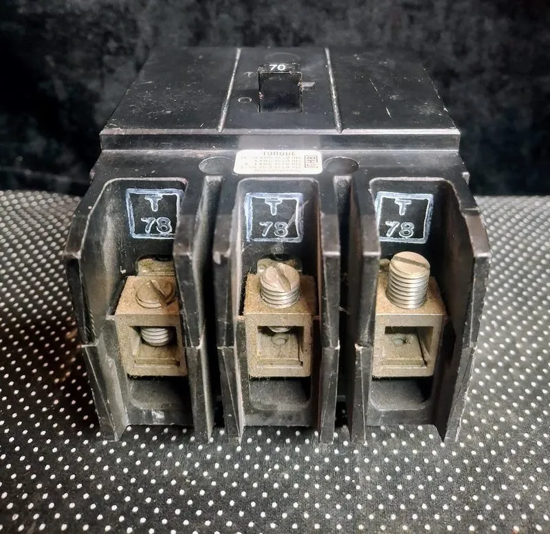 Автоматический выключатель Westinghouse GHB3070 3 Pole 70 Amp 480V AC Circuit Br — фото лота 2