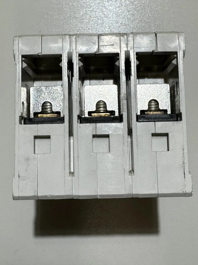 Автоматический выключатель Siemens NGB NGB3B030 3 Pole 30 Amp 480V Circuit Break — фото лота 2