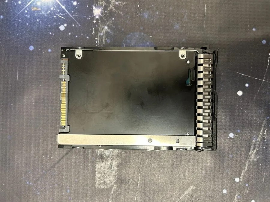SSD-накопитель HPE P21841-001 800GB U.3 NVMe Gen4 MU SFF BC SSD P20754-001 Kioxi — фото лота 1