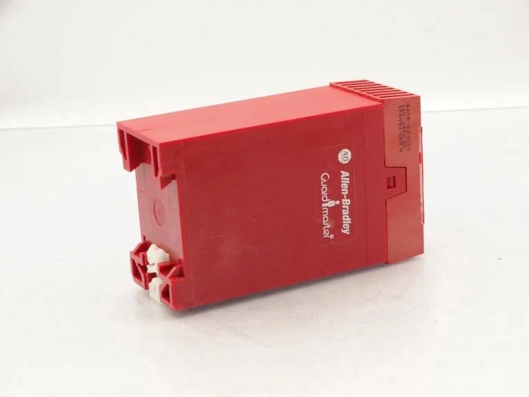 Реле безопасности ALLEN BRADLEY 440R-E23031 RELAY