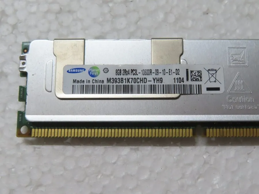 Модуль памяти Samsung M393B1K70CHD-YH9 8GB 2RX4 PC3L-10600R DDR3 ECC RDIMM Shiel — фото лота 1