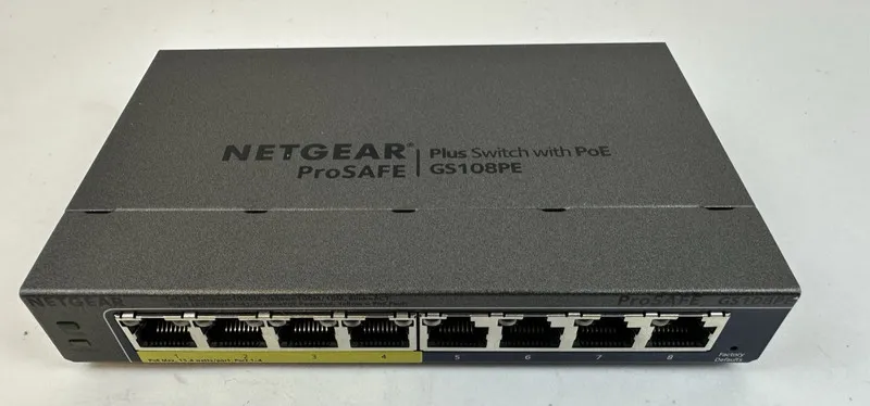 Коммутатор NETGEAR PROSAFE GS108PE V3 8-PORT GIGABIT MANAGED POE SWITCH