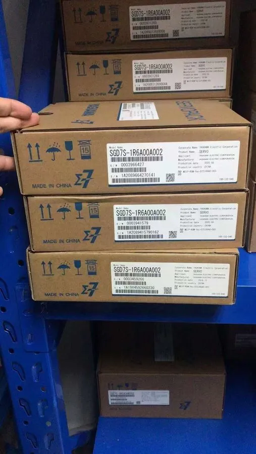 Сервопривод Yaskawa Servo Drive SGDV-2R8AE1A002000