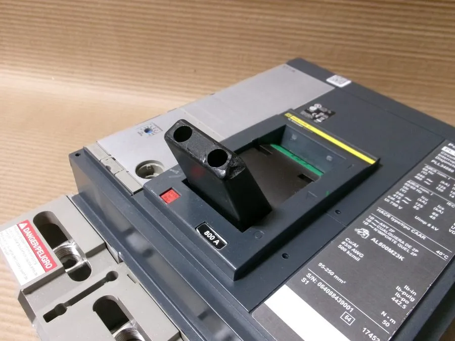 Автоматический выключатель Square D PLL34080 3 Pole 800 Amp 480V Circuit Breaker