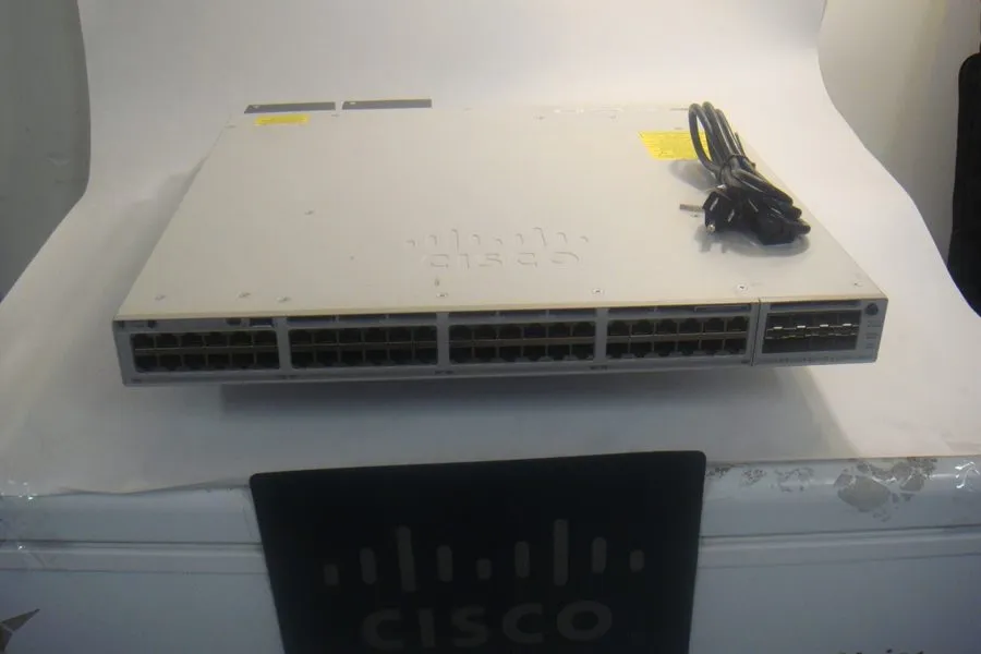 Коммутатор Cisco C9300-48U 48 Ports Fully Managed Power over Ethernet Switch