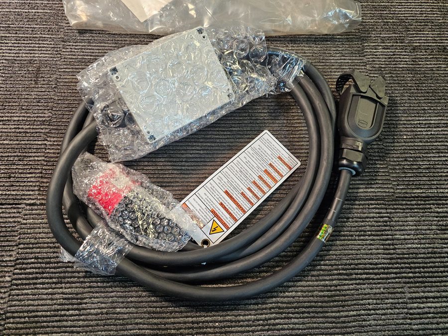 Разъём HARTING/ HAN-ECO M1138200-002 CONNECTOR CABLE ASSEMBLY W/ 30A BREAKERS