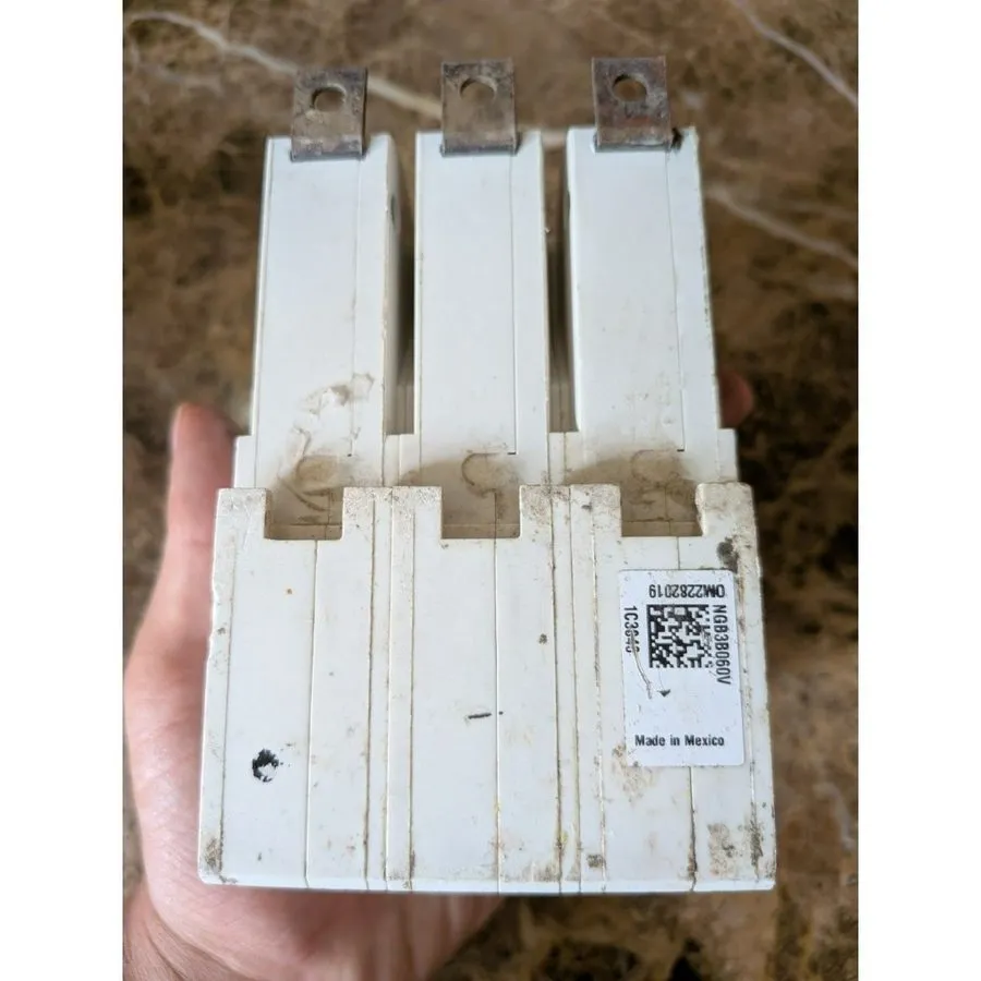 Автоматический выключатель Siemens NGB3B060 Molded Case Circuit Breaker 3 Pole 6