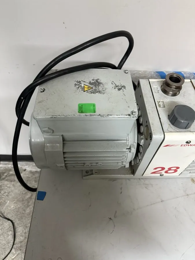 Насос Edwards E2M28 Two Stage Rotary Vane Vacuum Pump A373-15-90 28 CFM — фото лота 2