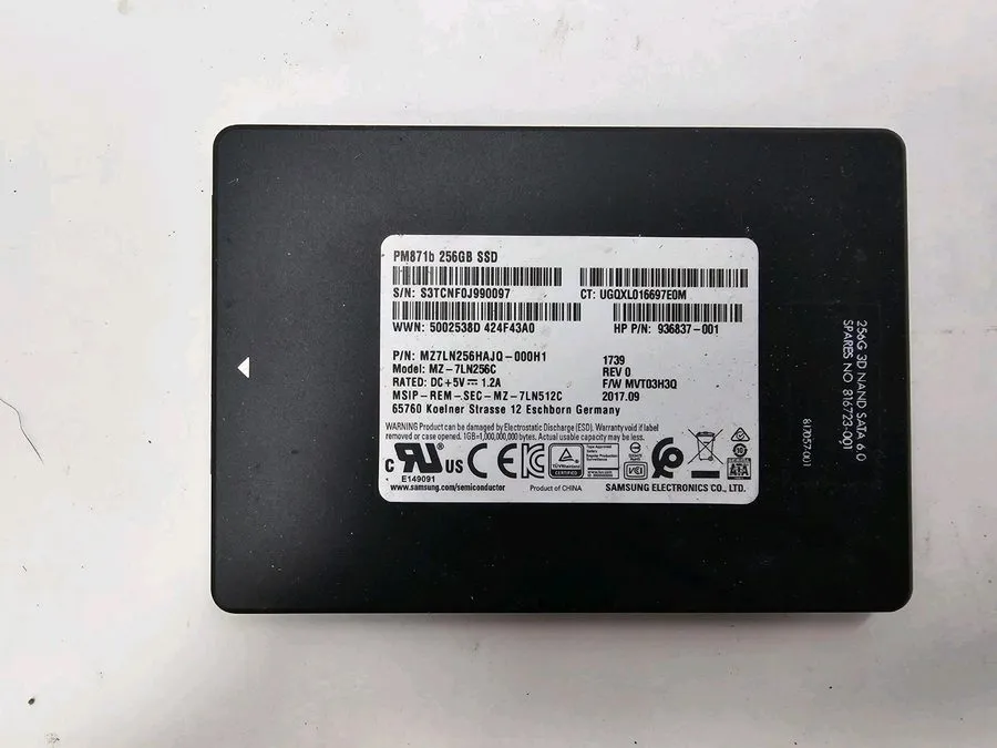 SSD-накопитель Mixed Samsung PM871b 256GB Solid State Drive SATA 2.5" MZ-7LN256C