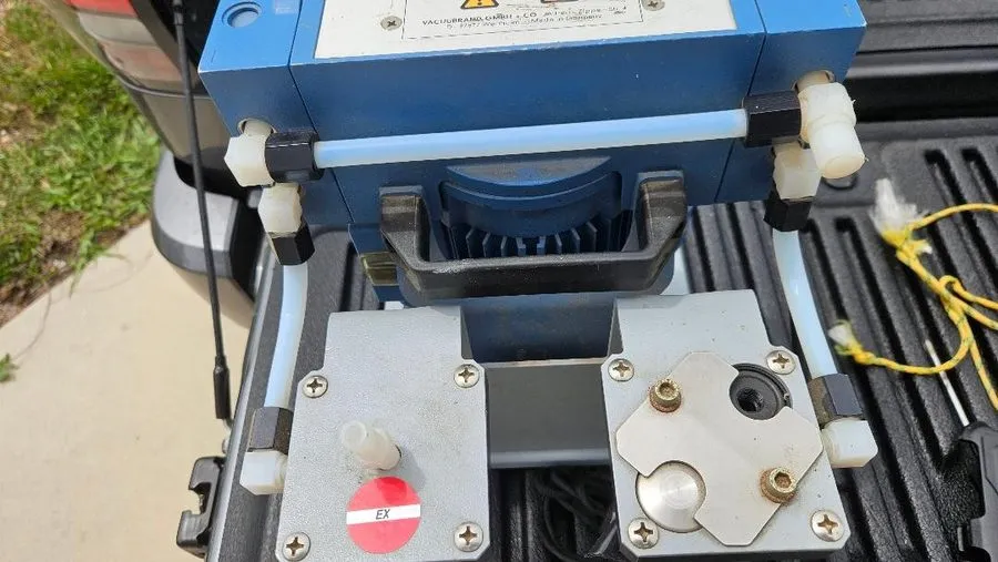 Насос Vacuubrand MZ 2C Diaphragm Vacuum Pump MZ2C (2.0mÂ³/h, 9.0mbar) — фото лота 1