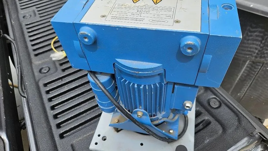 Насос Vacuubrand MZ 2C Diaphragm Vacuum Pump MZ2C (2.0mÂ³/h, 9.0mbar) — фото лота 2