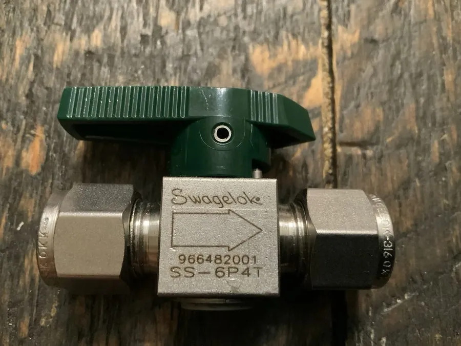 Клапан Swagelok SS-6P4T Plug Valve 3/8" Stainless Tube Fitting — фото лота 1