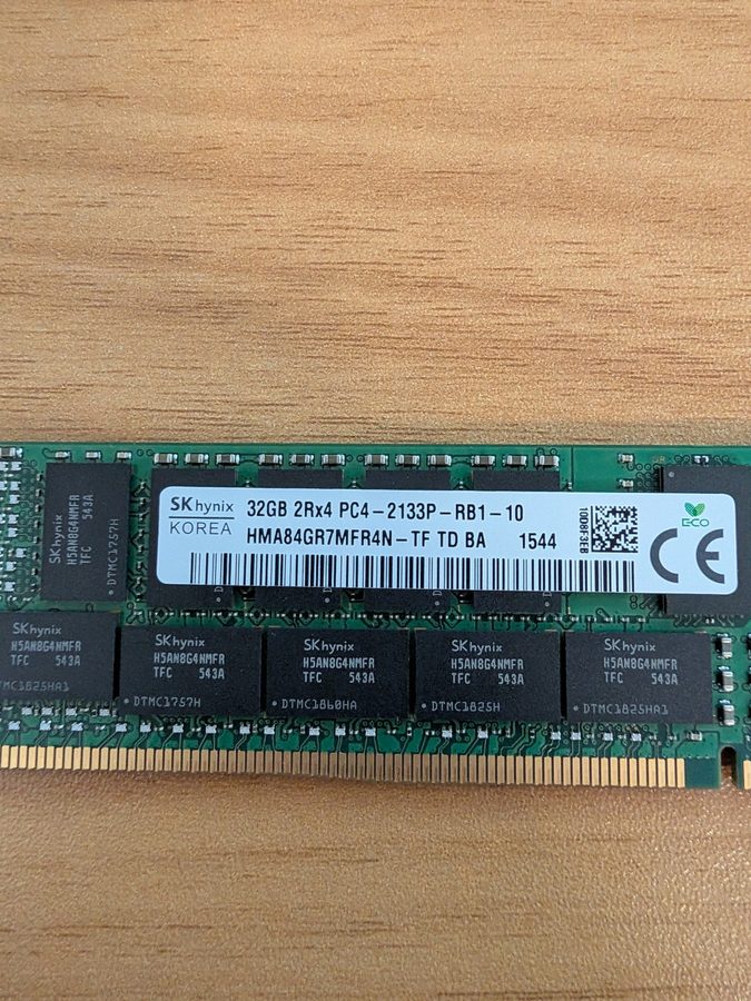 Модуль памяти 128GB (4x32GB) SK Hynix HMA84GR7MFR4N-TF DDR4-2133 ECC RDIMM PC4-1