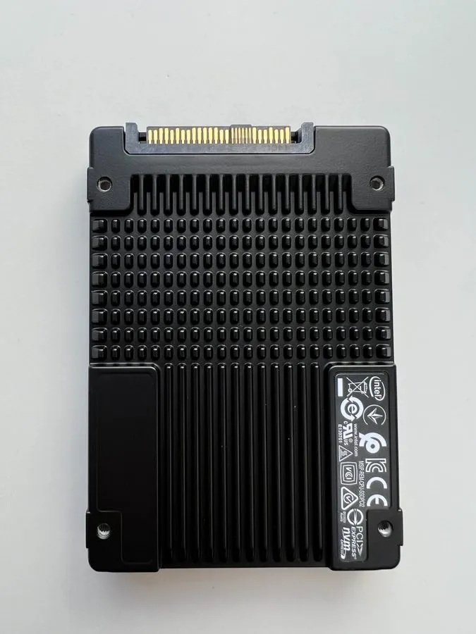 Жёсткий диск Intel Optane DC P4800X Series 750GB, 2.5" x 15mm, U.2, PCIe 3.0 x4,