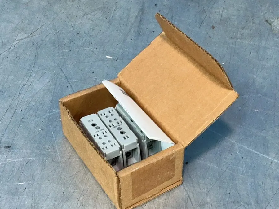 Клеммник Allen Bradley 1492-PDME1141 SER A Enclosed Power Block 115A 600V