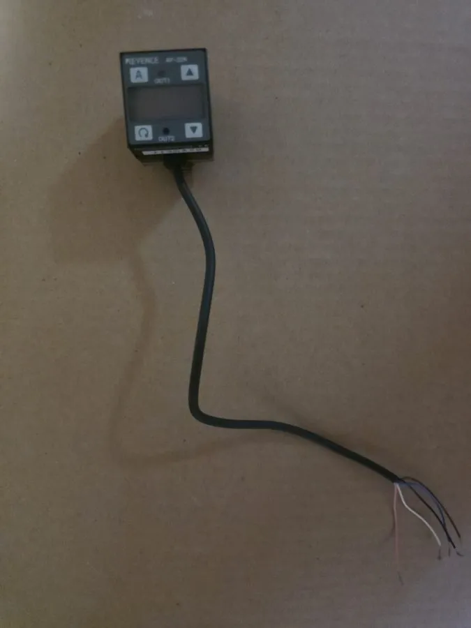 Датчик давления Keyence AP-32K Pressure transmitter 0 to -14.5 PSIG — фото лота 1
