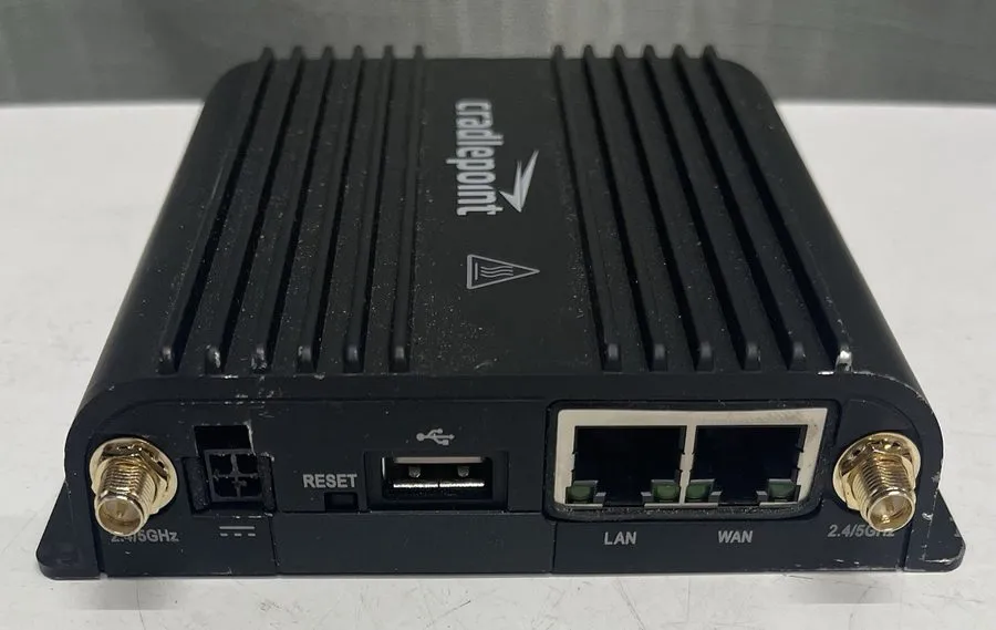 Маршрутизатор Cradlepoint IBR900-600M Mobile Router Unit