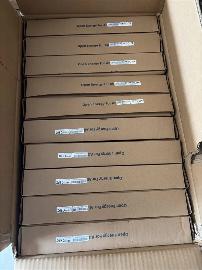 Инвертор Case Of 10 Hoymiles HMS-400-1T-NA Microinverter Solar Inverter 400W 240 — фото лота 1