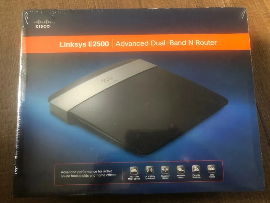 Маршрутизатор Cisco Linksys E2500 Wireless N Dual Band 4-Port Router