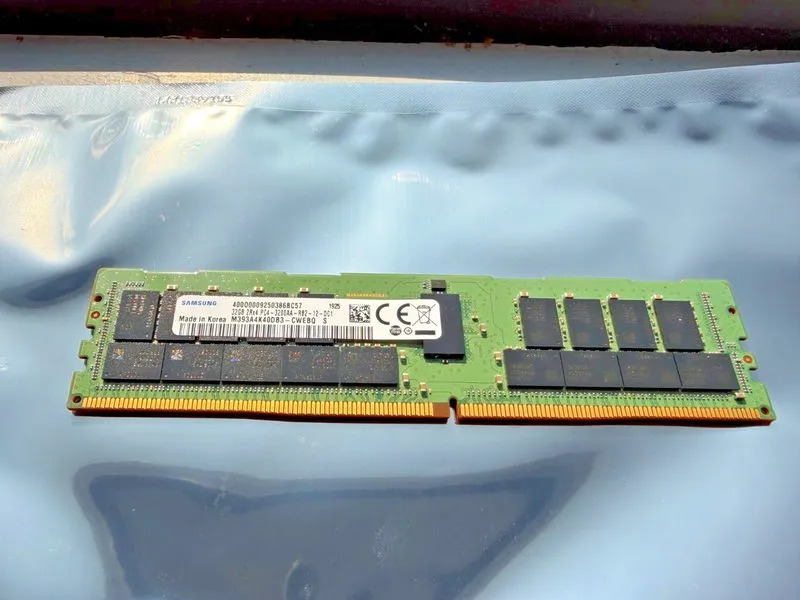 Модуль памяти SUPERMICRO M393A4K40DB3-CWE 32GB PC4-25600 DDR4-3200 2Rx4 ECC RDIM