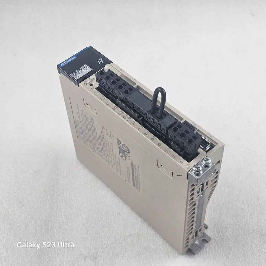 Сервопривод YASKAWA SERVOPACK SGD7S-R90A00A002
