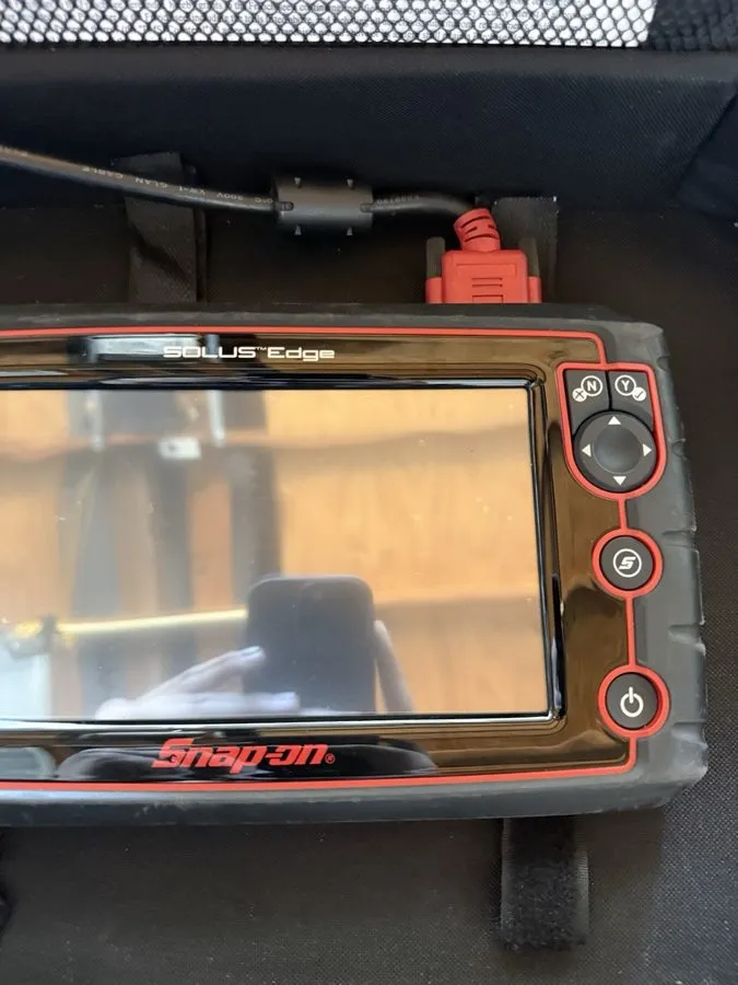 Диагностический сканер Snap-On Solus Edge EESC320 Diagnostic Scanner Code er Sof