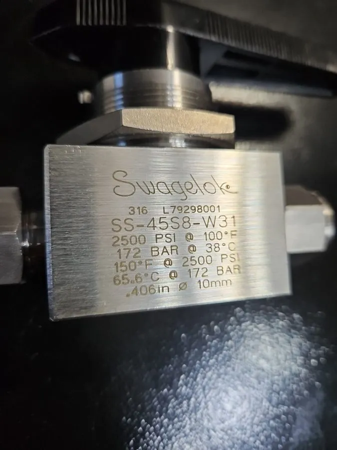 Клапан Swagelok SS-45S8 Stainless Steel Ball Valve 2500psig 1/2"