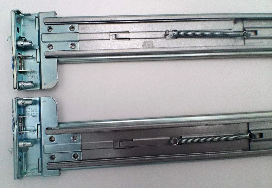 Комплект направляющих DELL 061KCY 0FYK4G 2U POWEREDGE R720 R730 SERVER RAIL KIT/