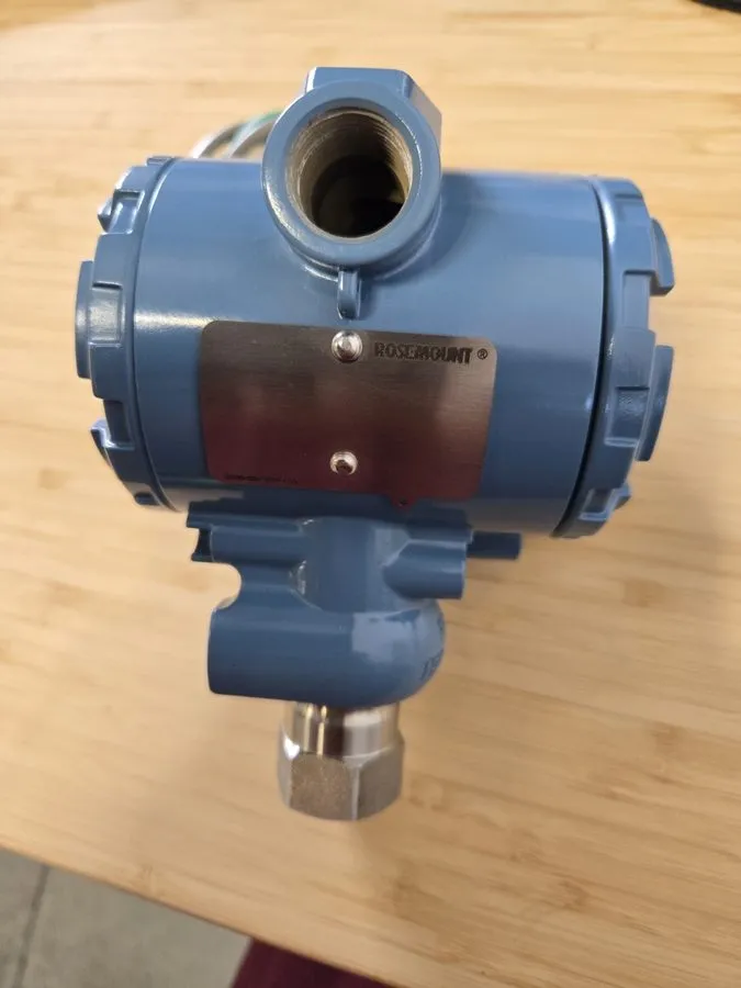 Датчик давления Rosemount 2088G3S22A1 Gauge Pressure Transmitter 0-800psi — фото лота 1
