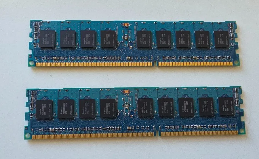 Модуль памяти (x2) Hynix 4GB 1Rx4 PC3L-10600R-9-10-C2 Memory Module.Total of 8GB — фото лота 1