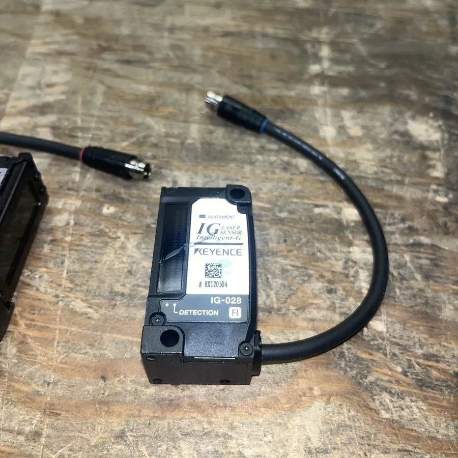 Датчик Keyence IG-028 CCD Method Dig Laser Sensor Head Receiver & Transmitter, L — фото лота 1
