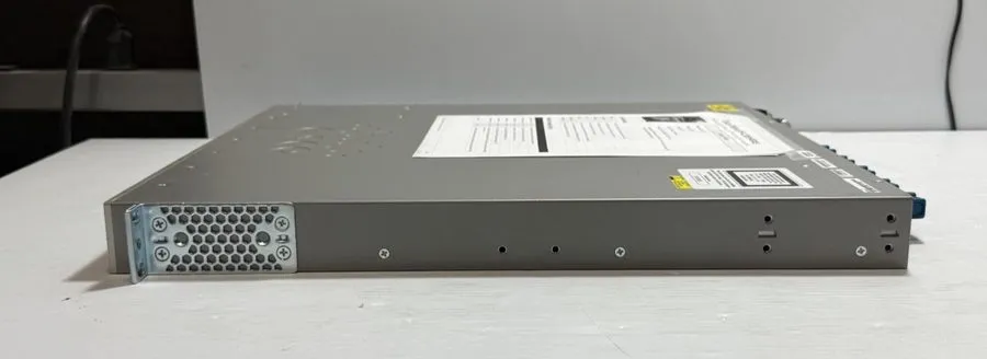 Коммутатор Cisco WS-C3850-48XS-F-E V02 Catalyst 3850 48 Port 10G Fiber Switch — фото лота 2