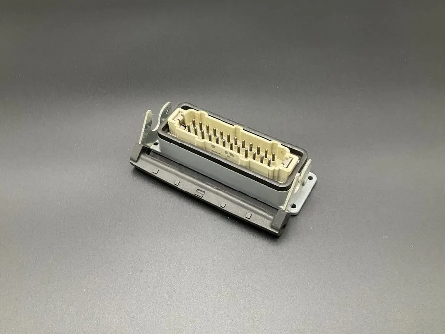 Разъём Harting HAN 24 E-M 24 Pin Industrial Male Connector 16 A 500 V HAN24EM (T