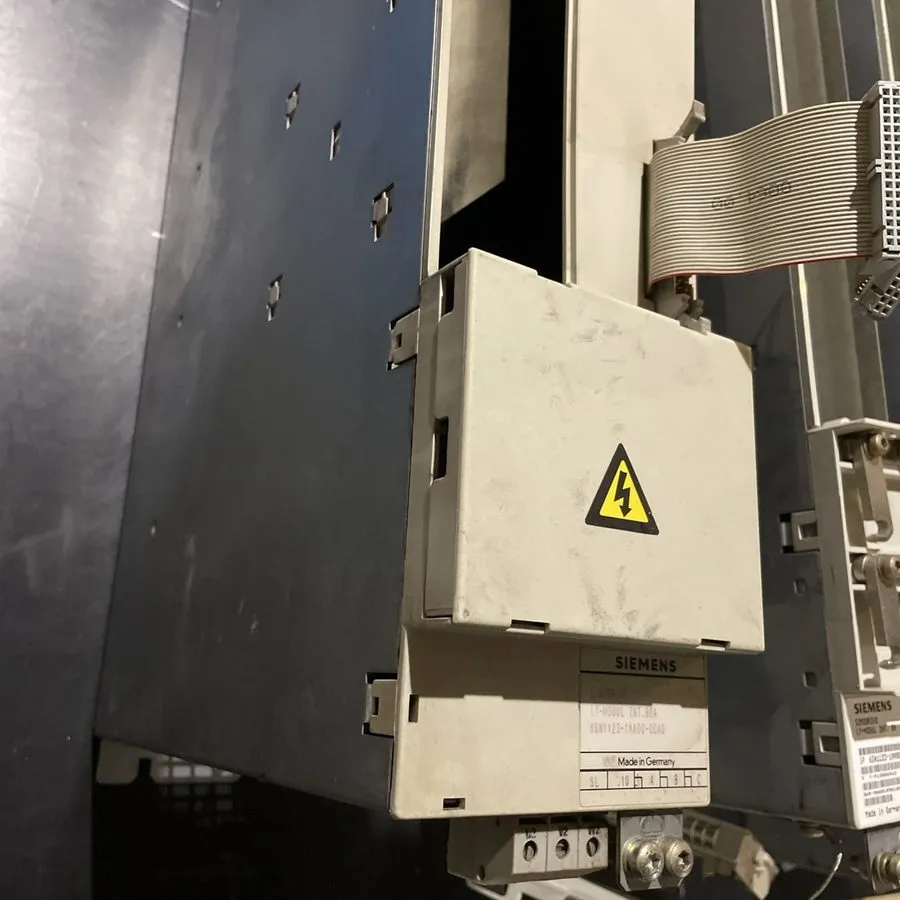 Сервоусилитель SIEMENS SIMODRIVE 611 POWER MODULE, 1 AXIS, 80 A, 6SN1123-1AA00-0 — фото лота 2