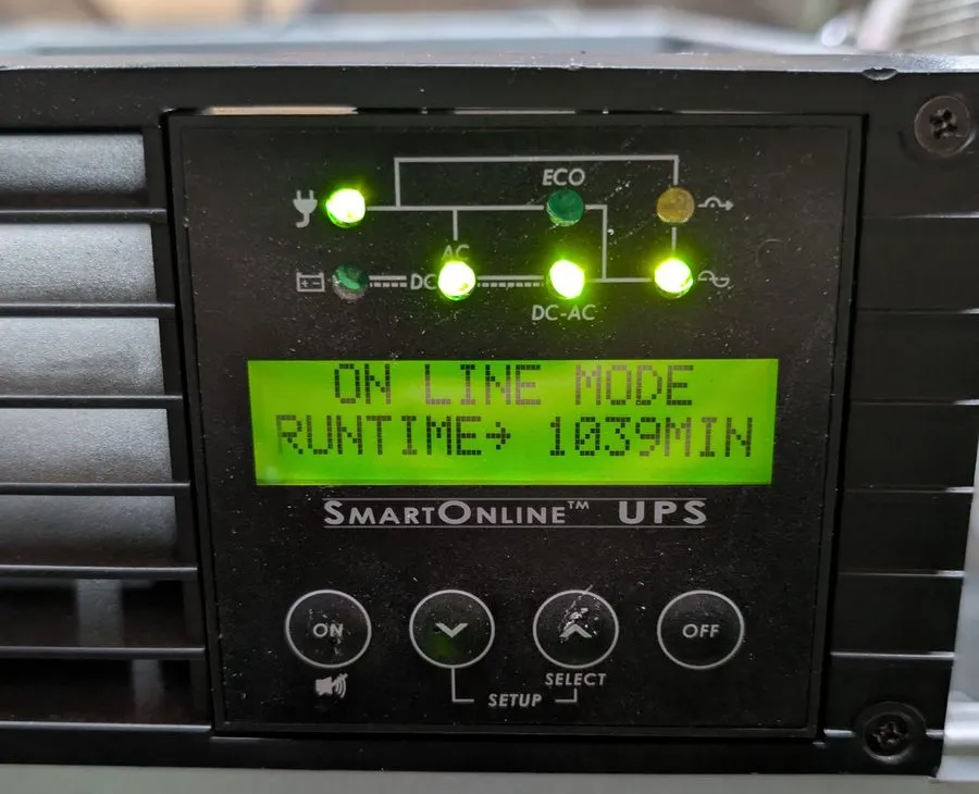 Стойка/шкаф TrippLite 1500VA 1350W 120V Double-Conversion UPS (SU1500RTXLCD2U) — фото лота 1