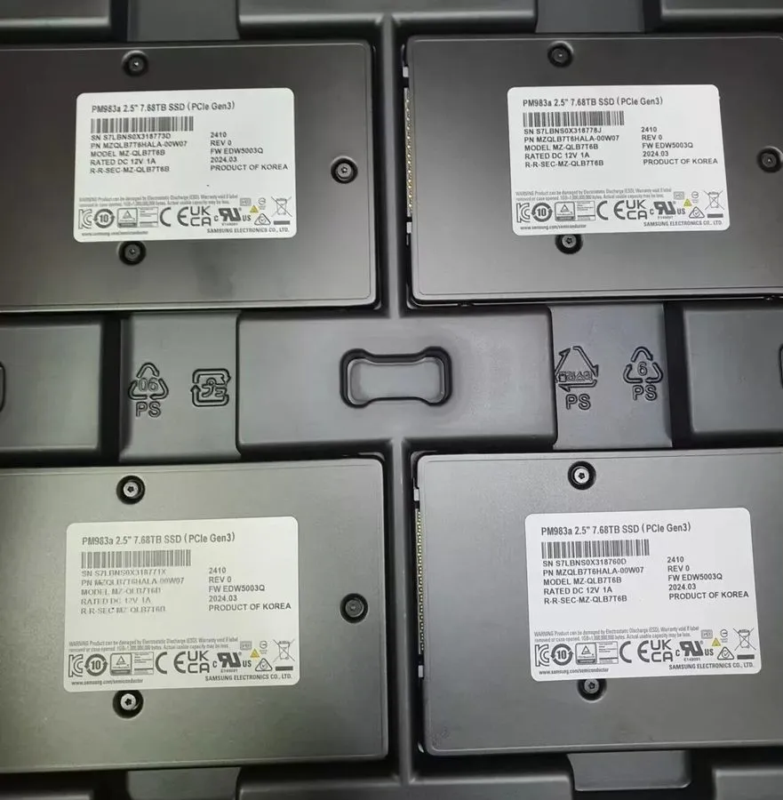 SSD-накопитель Samsung PM983A 7.68TB SSD 2.5" U.2 PCIe Gen3 NVMe MZ-QLB7T6B MZQL